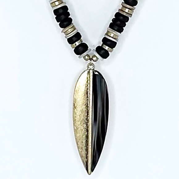 Southern Living Exclusively for Dillards Black & Gold beads w/ Pendant Necklace - Picture 4 of 5